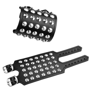 pieszczocha z ćwiekami CONE STUD  5-rzędowa