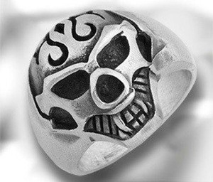 pierścień SKULL
