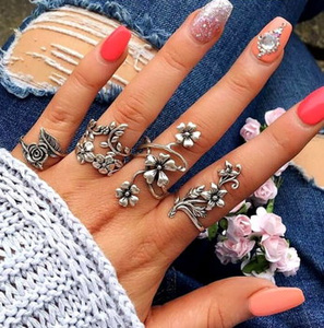 pierścionek FLOWERS, zestaw 4 szt