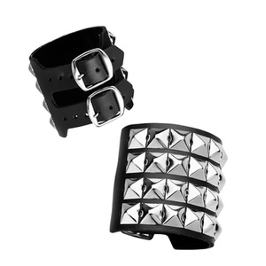 pieszczocha z ćwiekami pyramid 4