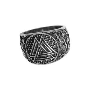 pierścień VALKNUT