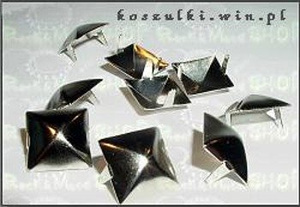 ćwieki PYRAMID  małe paczka 25szt. (1.2 cm )