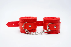 kajdanki/pieszczochy z futerkiem (red) (2szt.)