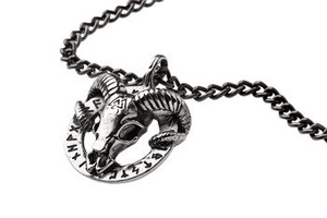 wisior + łańcuch HEIDRUN GOAT WITH VALKNUT RUNE