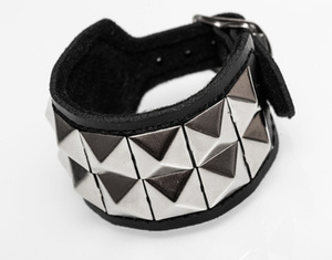 pieszczocha 2-rzędowa z ćwiekami PYRAMID