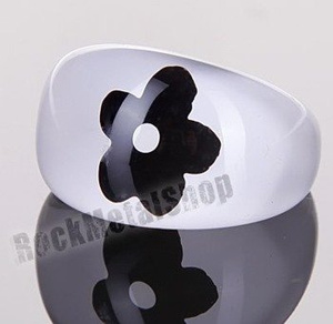 pierścień FLORAL biały