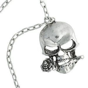 wisior + łańcuch SKULL AND ROSE