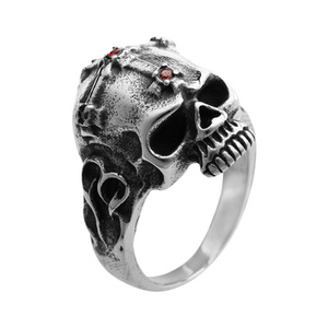 pierścień SKULL