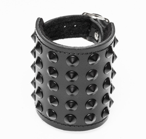 pieszczocha 5-rzędowa z ćwiekami CONE STUD black