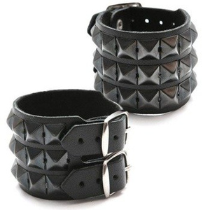 PIESZCZOCHA 3-RZĘDOWA Z PIRAMIDAMI KOLOROWYMI (BLACK)