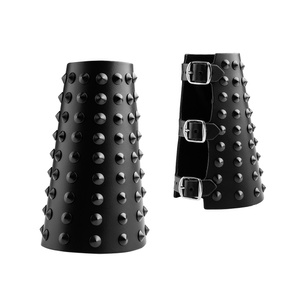 karwasz CONE STUD 9-RZĘDOWY black