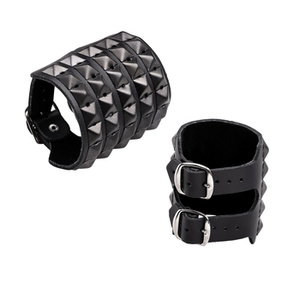 PIESZCZOCHA 5-RZĘDOWA Z PIRAMIDAMI KOLOROWYMI (BLACK)